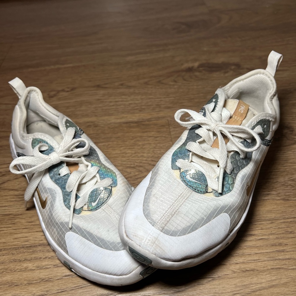 Nike Running Sneaker - US W7.5, UK 5